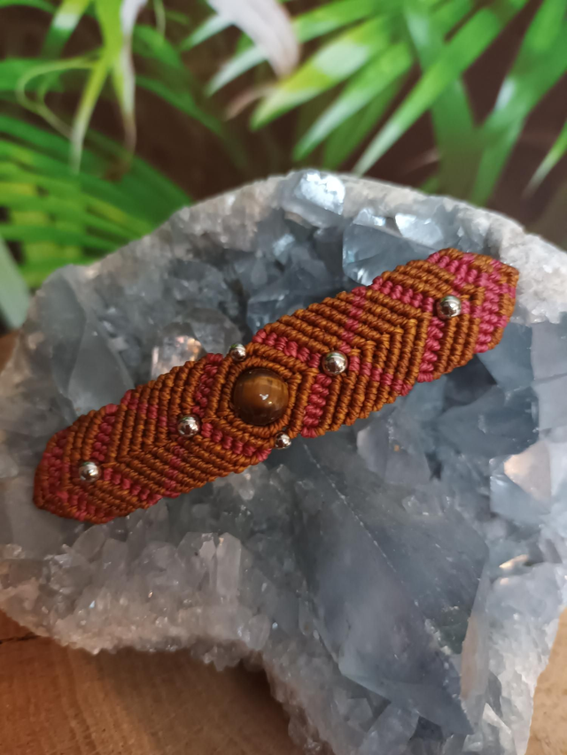 Barrette en micro-macramé & œil de tigre