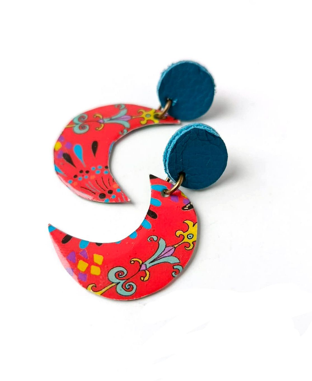 Boucles d'Oreilles Lunes Minimalistes en Carte de Tarot &amp; chutes de Cuir Recyclées - Florales