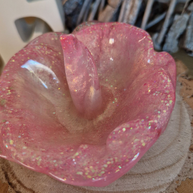 Ring Holder Rose in Pink and Shimmery Cream