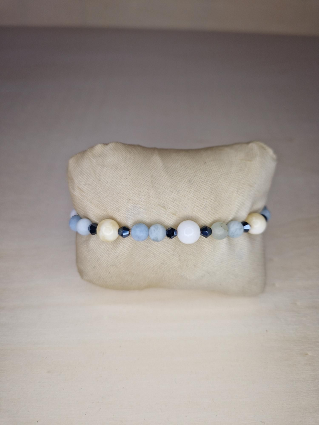 Aigue-Marine, Calcite jaune, verre / 030