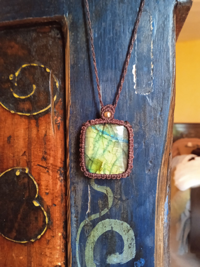 Collier labradorite verte mordorée