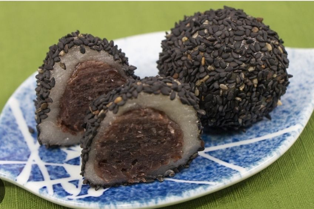 Daifuku sésame fouré au haricot rouge 