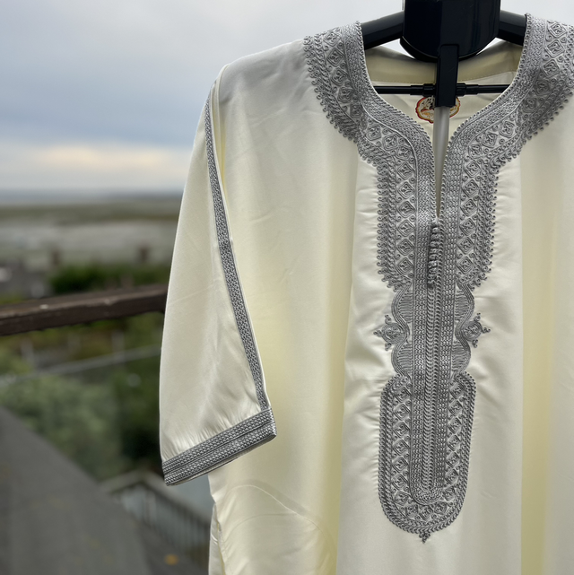 Premium 3/4 Sleeve Moroccan Thobe in Off-White and Grey