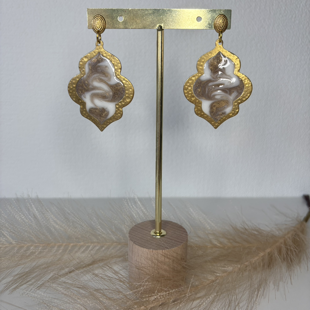 Boucles d’oreilles baroque blanche et marron