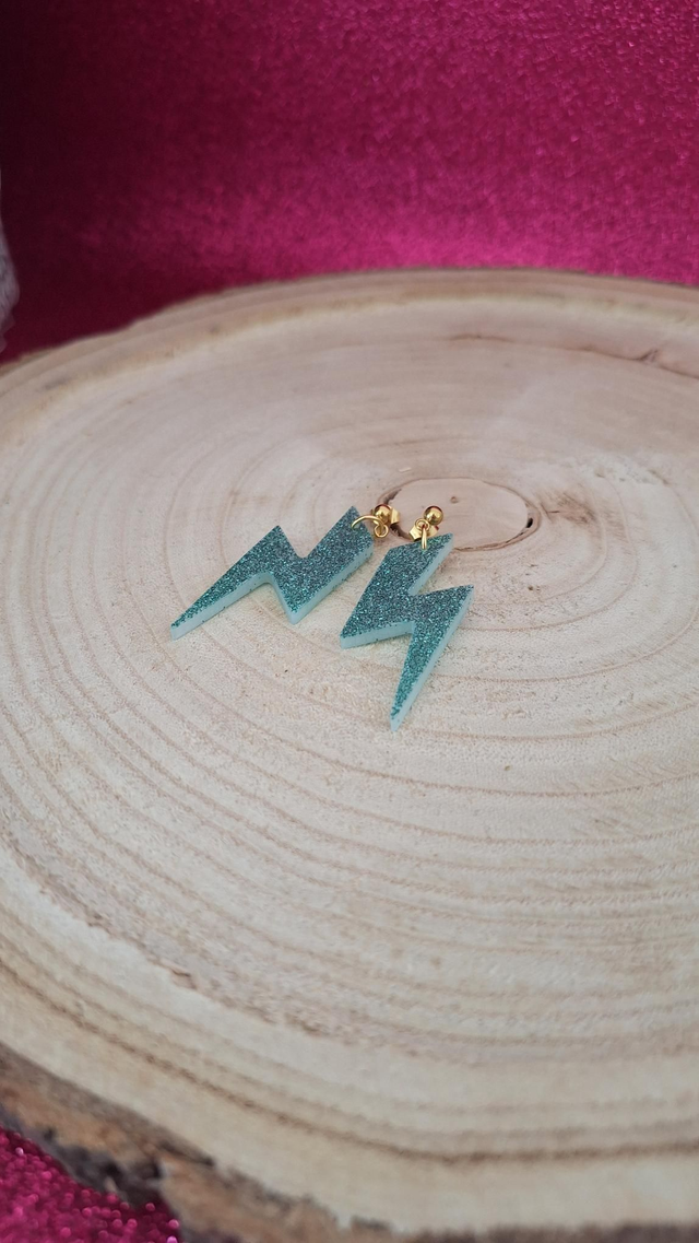 Boucles d'oreilles dorées éclairs paillettes turquoises 