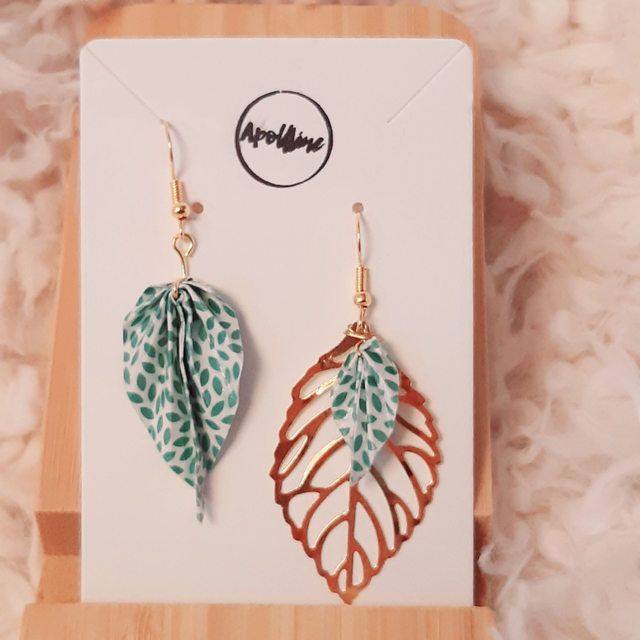 LES DIFFÉRENTES – boucles d&#039;oreilles asymétriques en origami