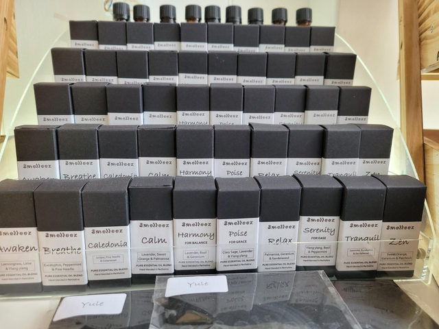 Essential oil blends