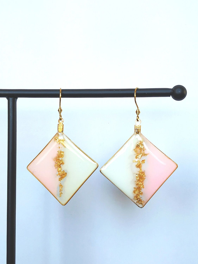 Boucles d'oreilles rose à la feuille d'or soirée chic