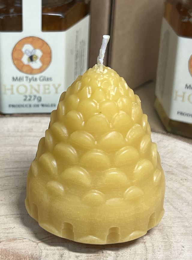Small Pinecone Shaped Candle - 100% Beeswax (1)