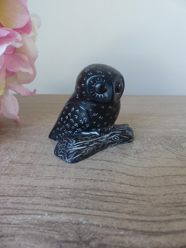 Figurine Chouette Noire en Pierre de Savon – Sculpture Artisanale Canadienne