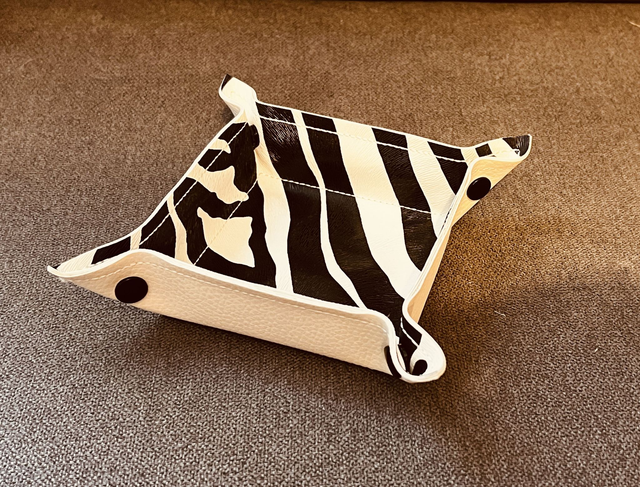 Vide-poche "zébré"