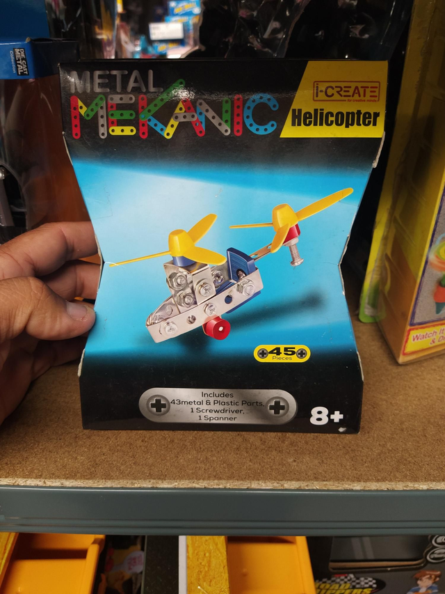 CONSTRUCTION MÉTALLIQUE HÉLICOPTÈRE