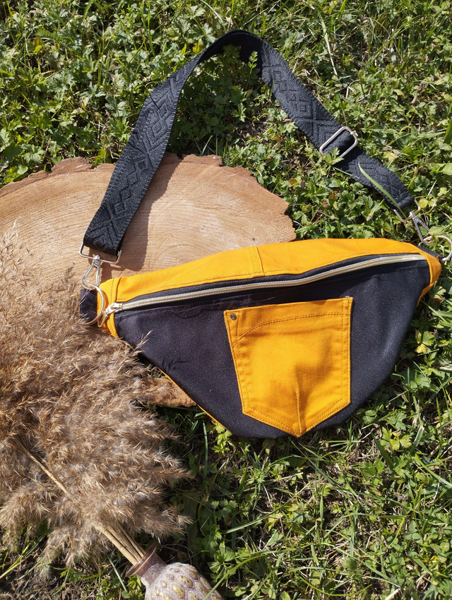 BANANA BAG - Upcyclé Denim Noir et Moutarde