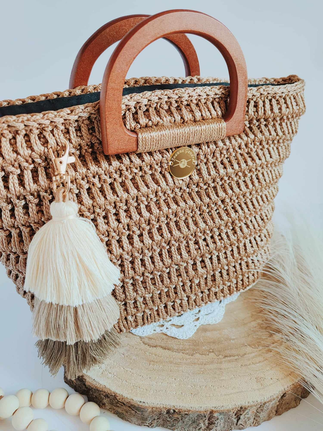 Sac Valentina Grand Modèle – Élégant avec Poignée en Bois et Cuir, Détail Pompom