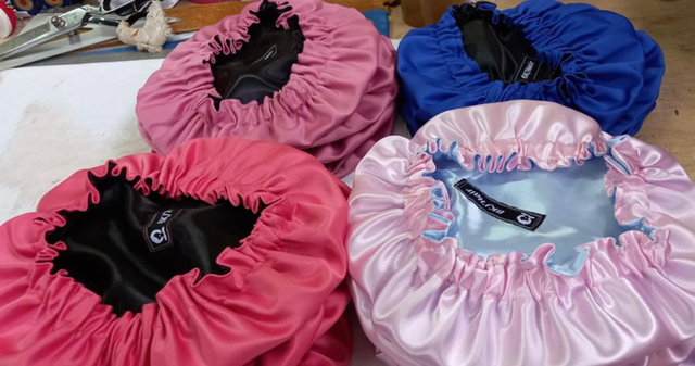 Bonnet En Satin Enfant Réversible Taille XS-S