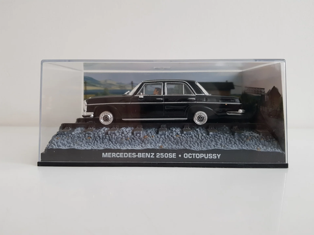 0023 - Mercedes-Benz 250 SE &#039;Octopussy&#039;
