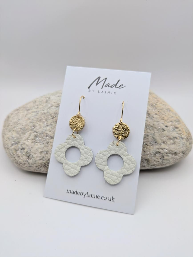 Retro Flower Drop Earrings (1)