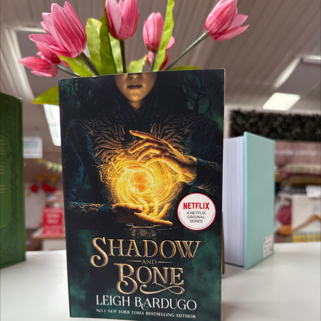 Shadow and bone 