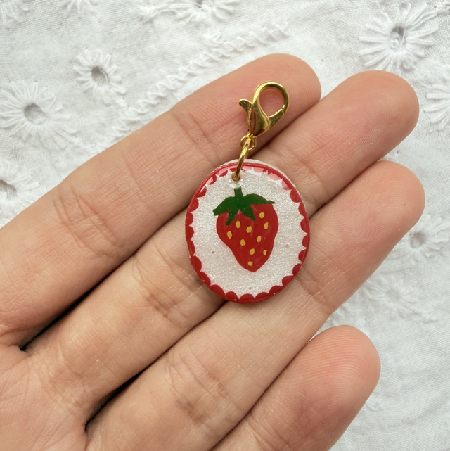 Strawberry Scalloped Border Charm