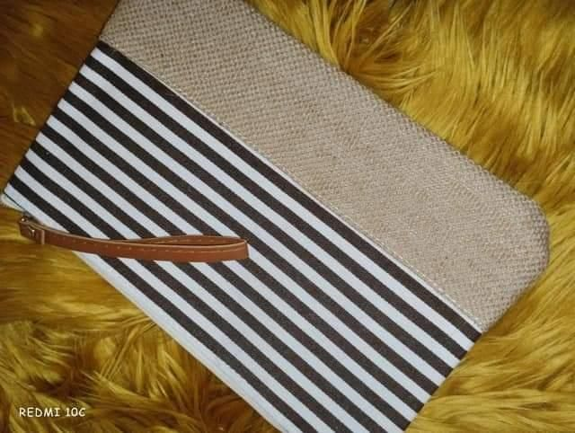 Trousses de toilette, ligne marron (27*18cm).