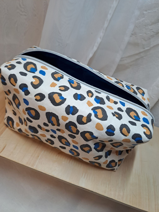 Trousse de toilette simple compartiment   