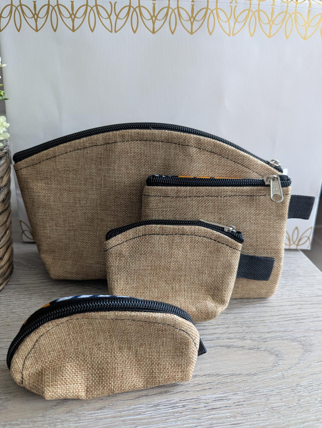 Lot de pochettes en wax et toile de jute