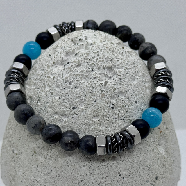 Bracelet en labradorite mate – mode rock &amp; mécanique activé