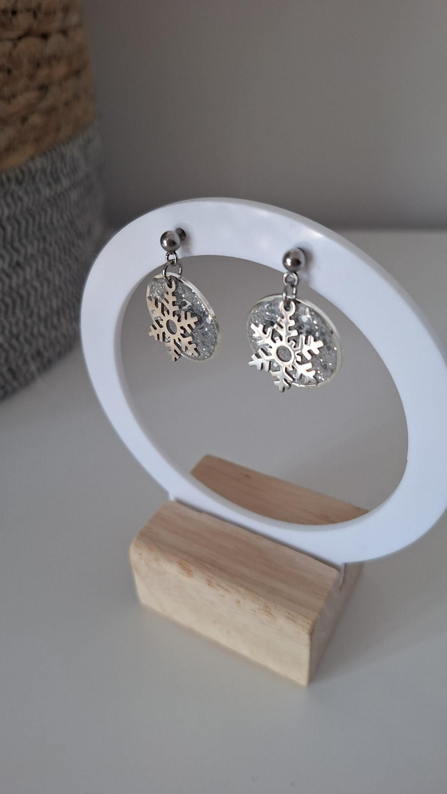 Boucles d'oreilles flocons argentés paillettes argentés 