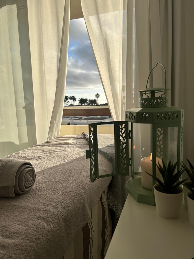 1. Sports Recovery / Relax Massage*   *60 min – €70