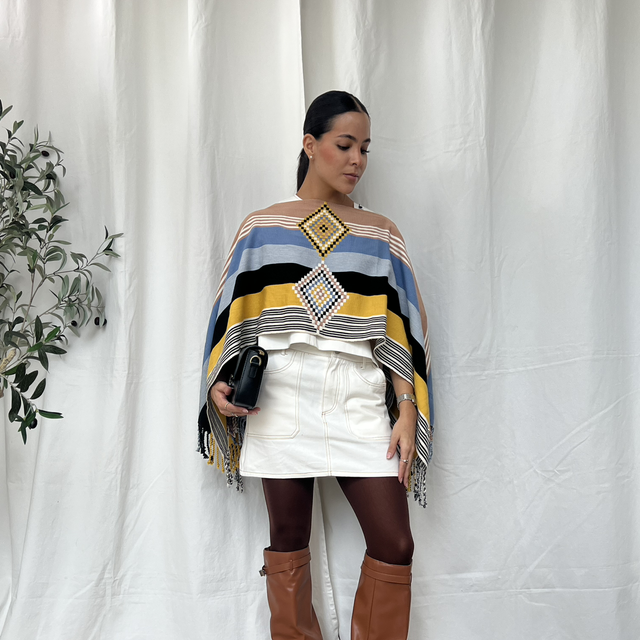 Capa telar azul y amarillo 