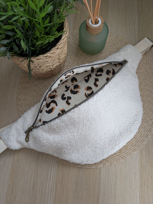 Sac banane femme en bouclette blanche