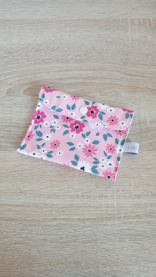 Pochette imperméable fleurs rose