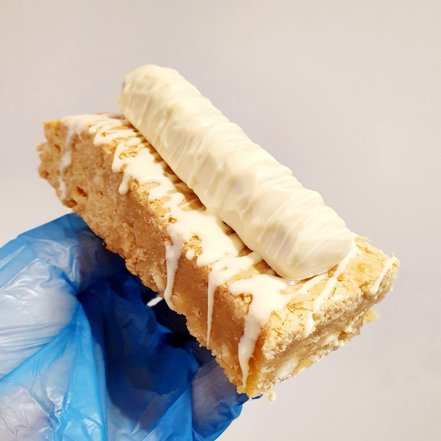 White Twix Blondie Slice
