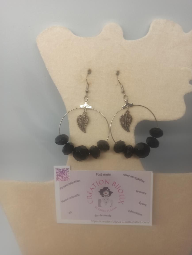 Boucle d'oreille perle noir 