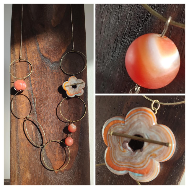 Sautoir fleur en verre de Murano, perles en agate et céramique orange, anneaux bronze réglable, pièce unique 
