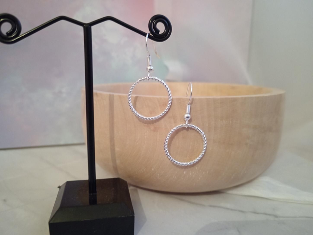 Silver circle earrings 