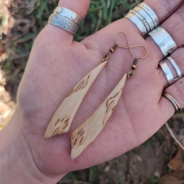 Boucles d'Oreilles en Bois de Bouleau Madré et Laiton vieilli 