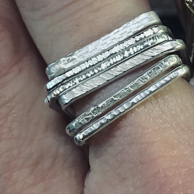 ANELLO QUADRO SOTTILE