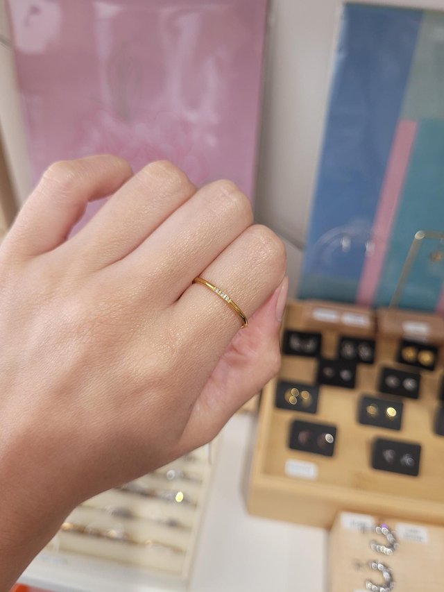 Gold stainless steel 3 stone cubic zirconia dainty band ring - Size Q - SL-076