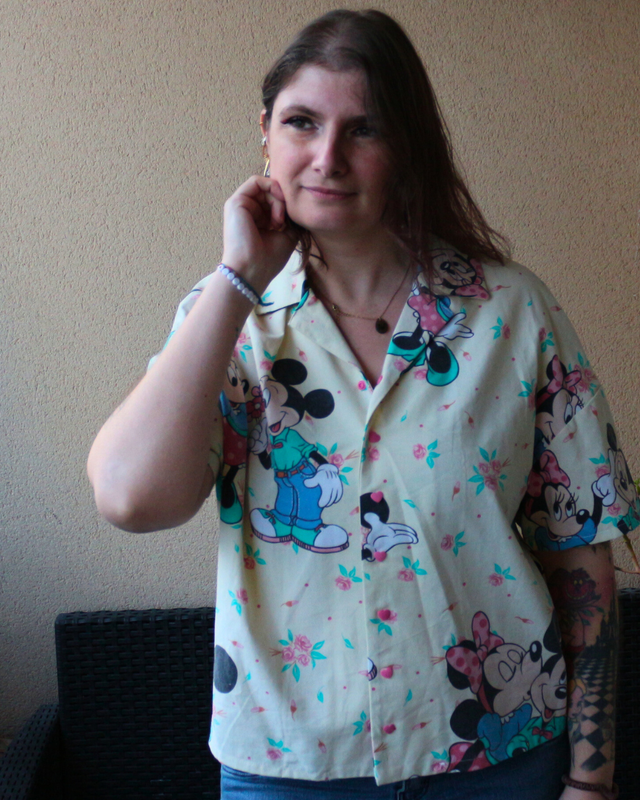 🎀 Chemise Upcyclée – « Romance Rétro : Mickey &amp; Minnie » – Taille 36