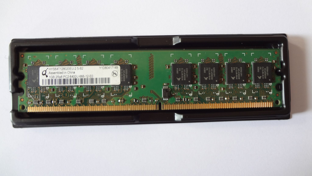 Barrette de RAM 1 Go - DDR2 - 800 MHz - Reconditionnée