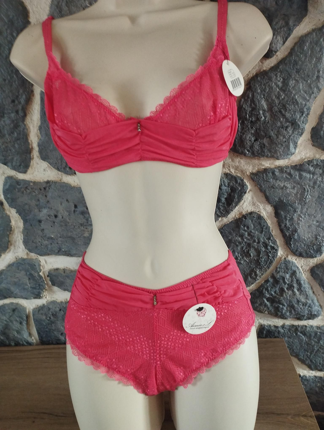 Ensemble Corail sans rembourrage avec armatures et sa culotte
