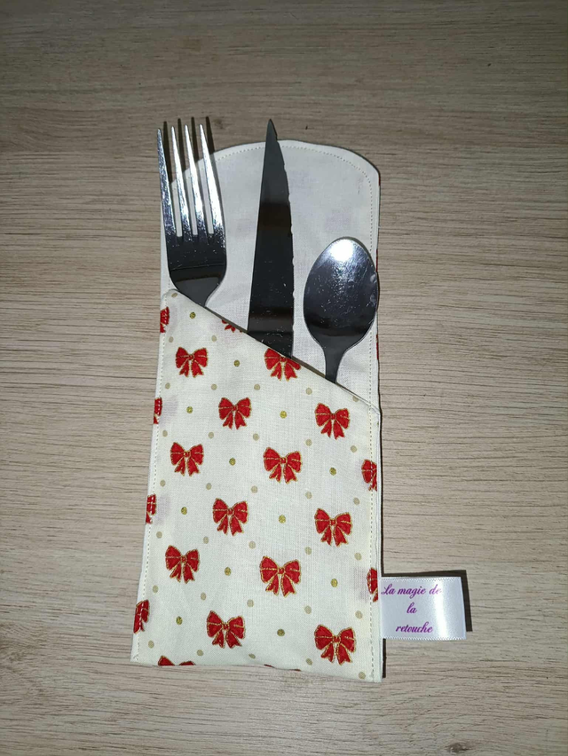 POCHETTE A COUVERTS NOEUDS NOEL PAR 4