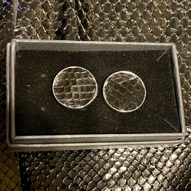Bouton de manchettes, cuir de serpent