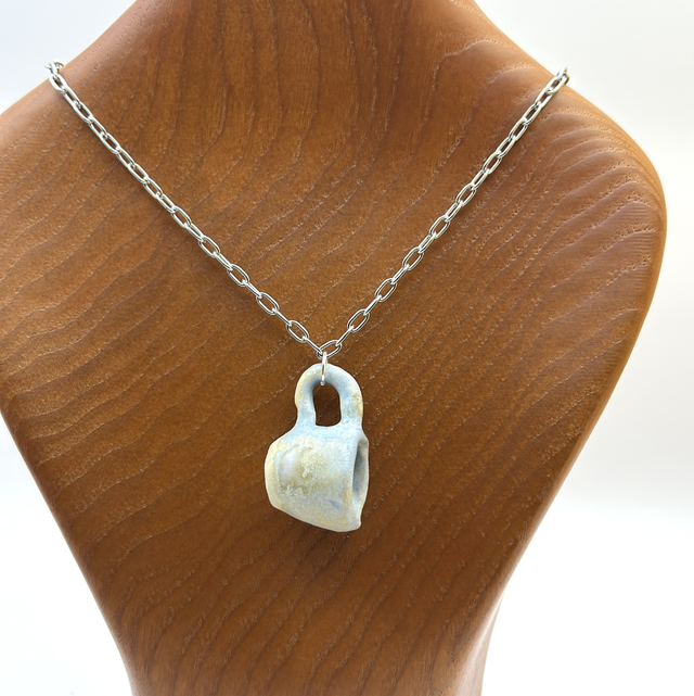 Collier tasse en céramique bleu gris – Chaîne en acier inoxydable