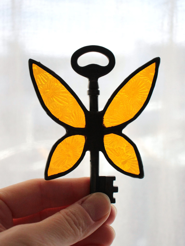 🗝️ Clé volante féerique "Viviane" en vitrail