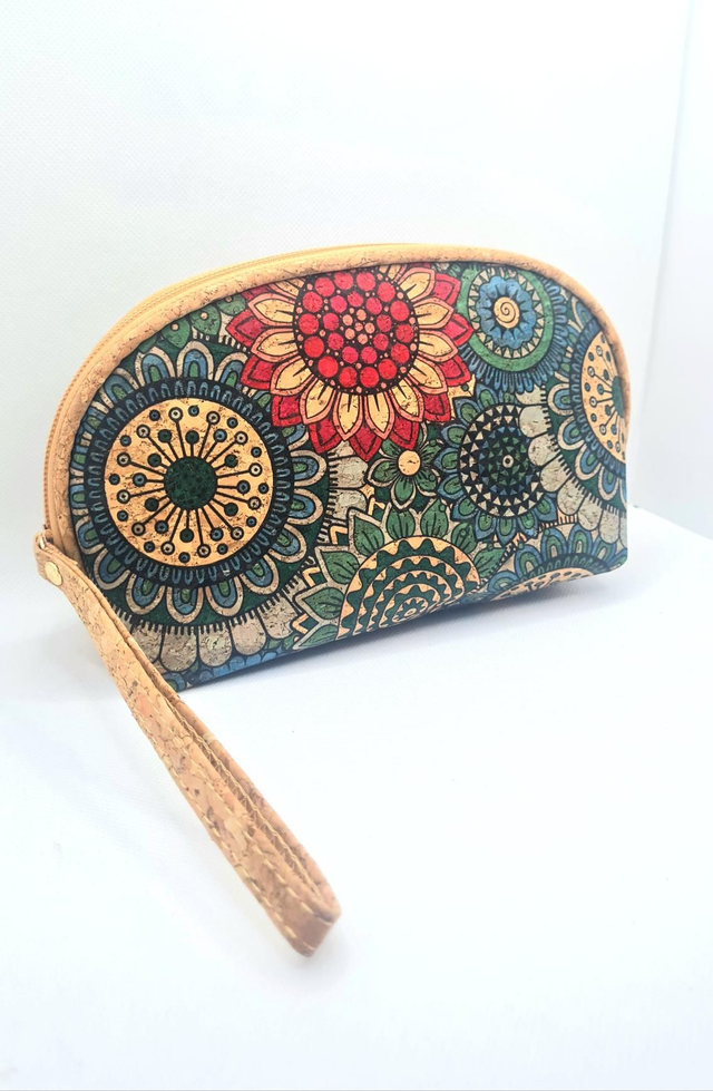 Trousse de maquillage/toilette arrondie en liège imprimé "mandala" vert/rouge