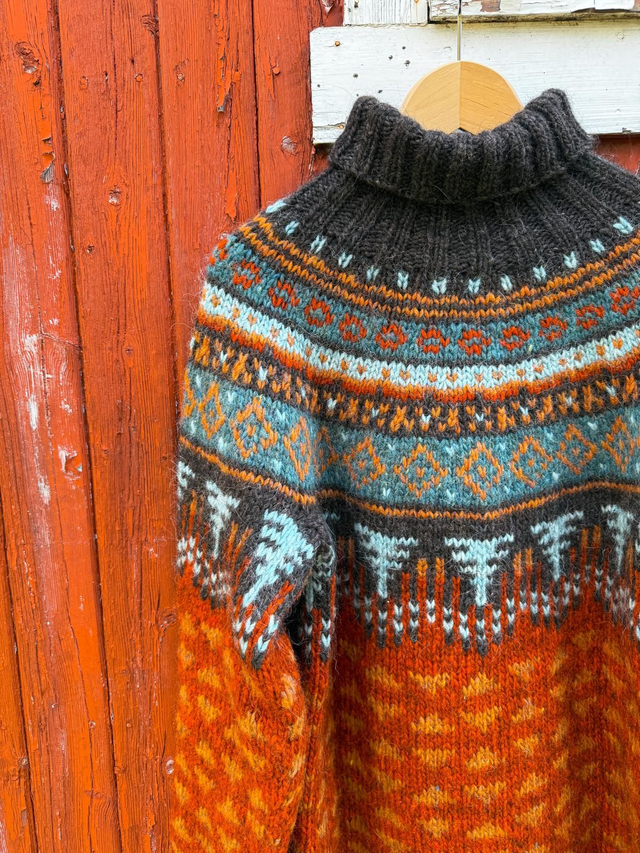 Alakay Sweater Kit - Col 05 (Burnt Orange Álafosslopi) - Wool &amp; Pattern - Linka Neumann