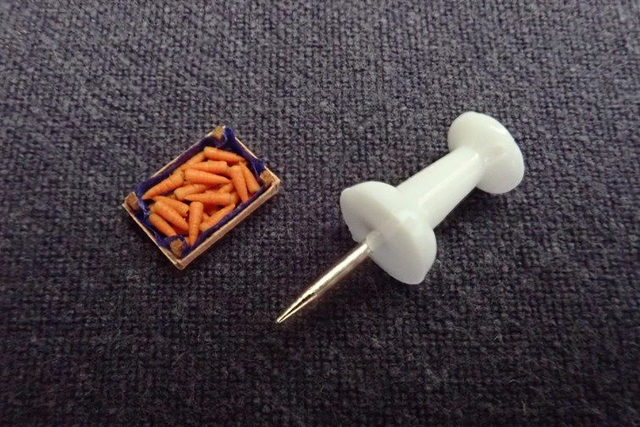 Carrots in Crate (1/48th scale)