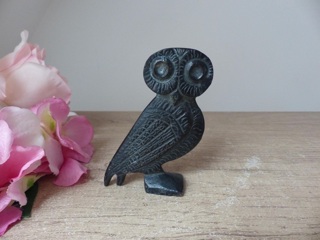 Statuette chouette en métal noir – sculpture vintage symbole de sagesse inspirée d’Athéna - décoration rétro pour bureau ou bibliothèque